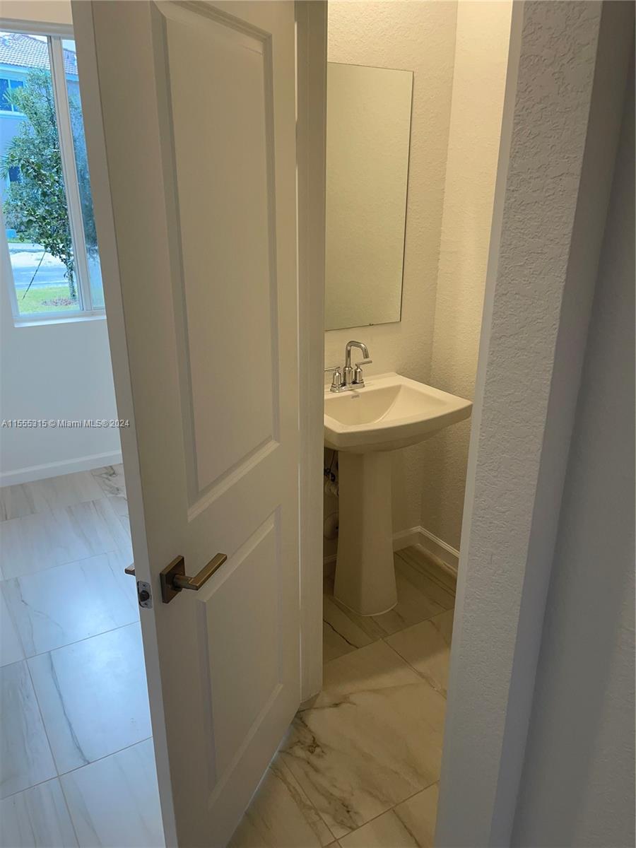 1021 SE 24th Ter 1021, Homestead, Florida 33035, 3 Bedrooms Bedrooms, ,2 BathroomsBathrooms,Residential,For Sale,1021 SE 24th Ter 1021,A11555315