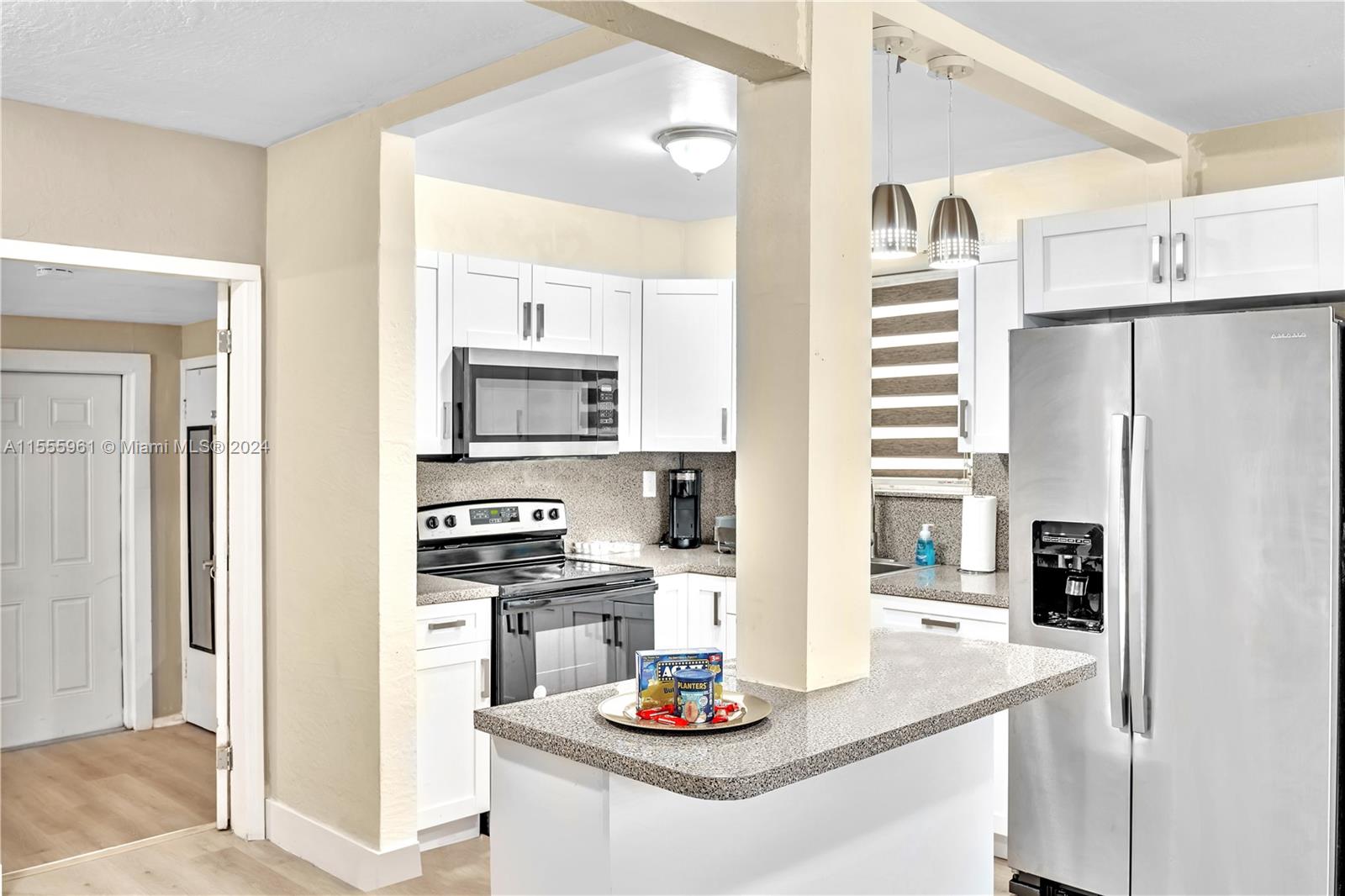 2742 Washington St, Hollywood, Florida 33020, 3 Bedrooms Bedrooms, ,2 BathroomsBathrooms,Residential,For Sale,2742 Washington St,A11555961