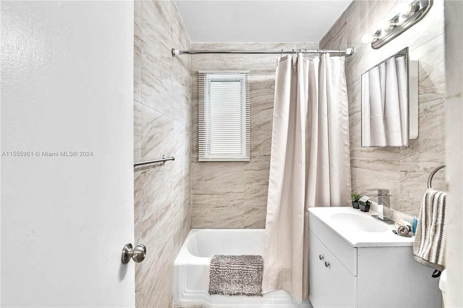 2742 Washington St, Hollywood, Florida 33020, 3 Bedrooms Bedrooms, ,2 BathroomsBathrooms,Residential,For Sale,2742 Washington St,A11555961