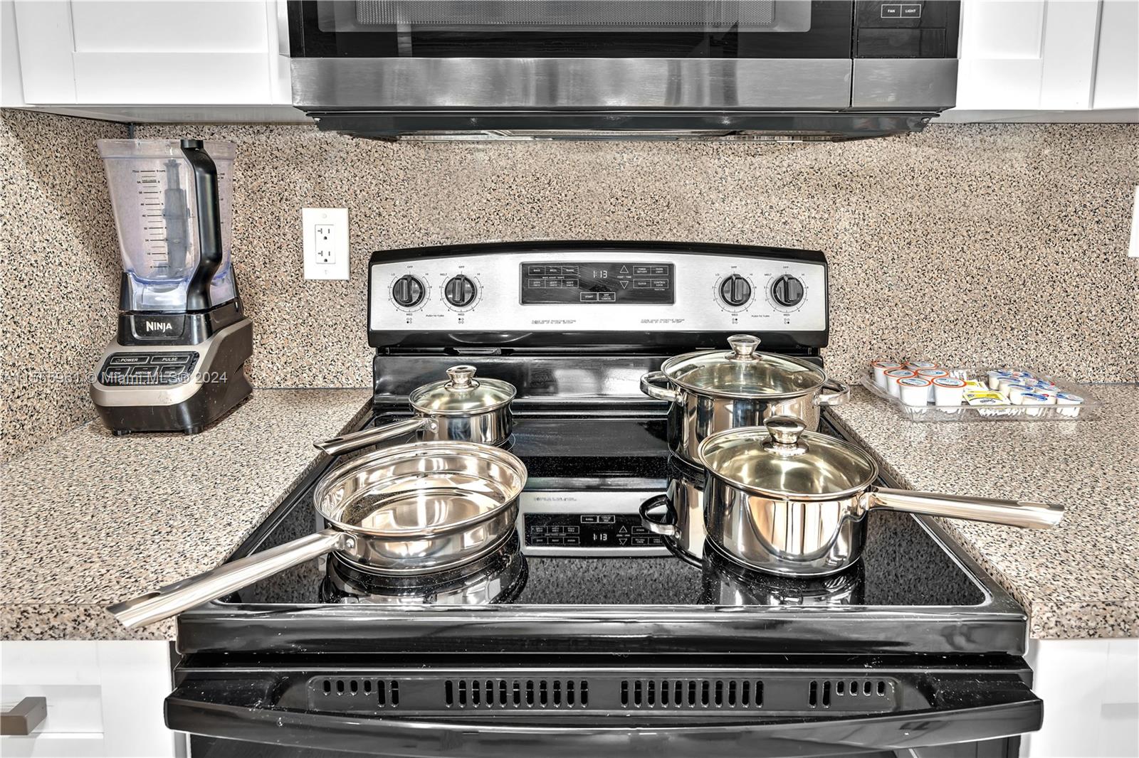 2742 Washington St, Hollywood, Florida 33020, 3 Bedrooms Bedrooms, ,2 BathroomsBathrooms,Residential,For Sale,2742 Washington St,A11555961