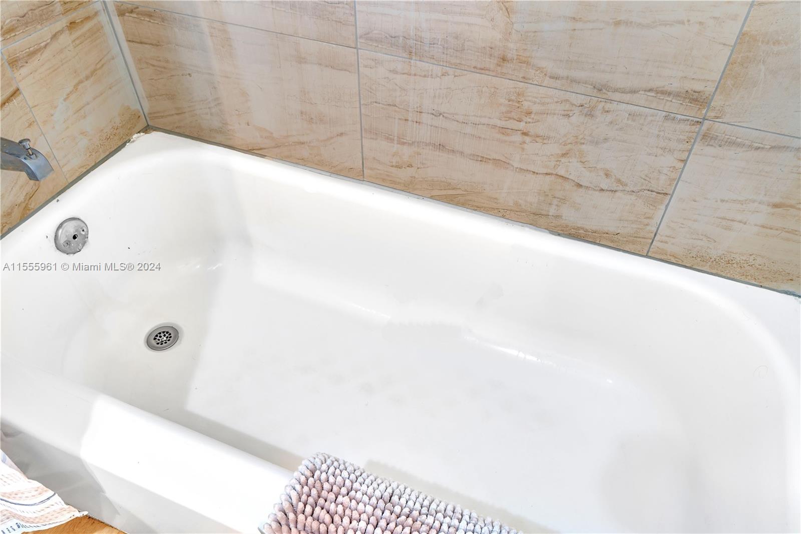 2742 Washington St, Hollywood, Florida 33020, 3 Bedrooms Bedrooms, ,2 BathroomsBathrooms,Residential,For Sale,2742 Washington St,A11555961