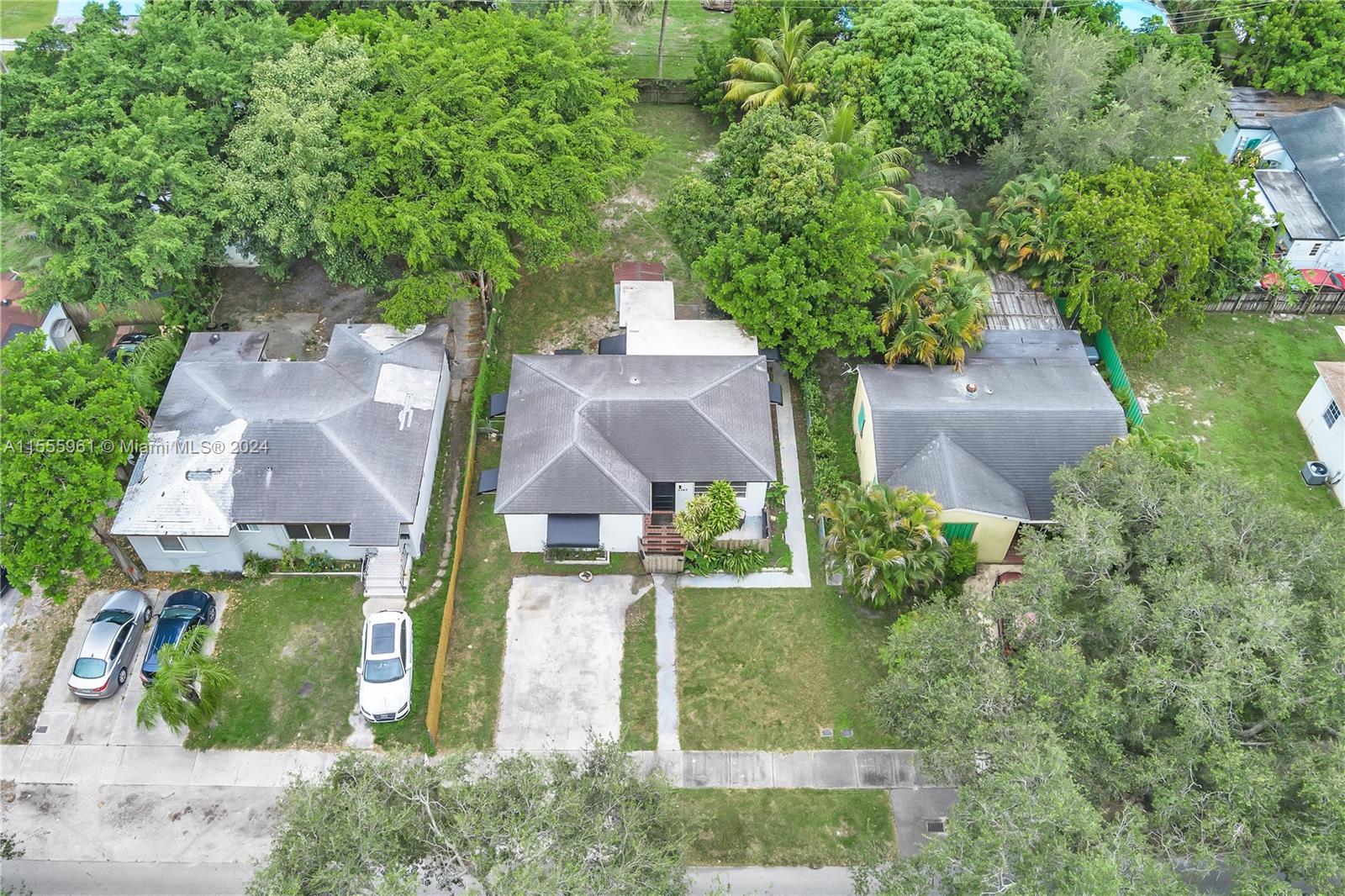 2742 Washington St, Hollywood, Florida 33020, 3 Bedrooms Bedrooms, ,2 BathroomsBathrooms,Residential,For Sale,2742 Washington St,A11555961