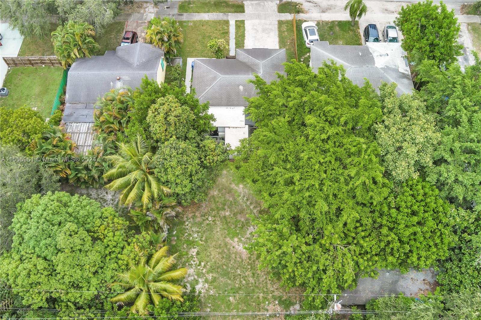 2742 Washington St, Hollywood, Florida 33020, 3 Bedrooms Bedrooms, ,2 BathroomsBathrooms,Residential,For Sale,2742 Washington St,A11555961