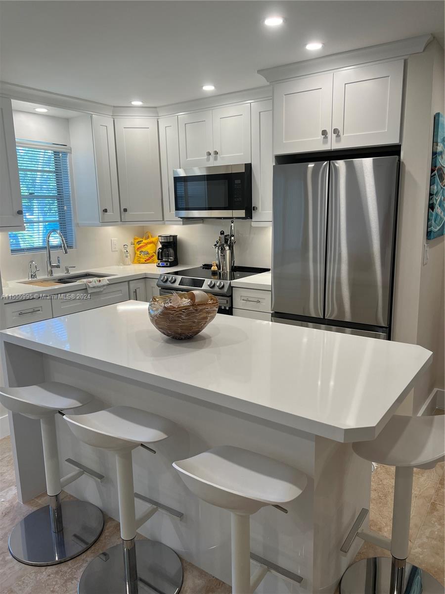 1550 N 12th Ct 3A, Hollywood, Florida 33019, 1 Bedroom Bedrooms, ,1 BathroomBathrooms,Residential,For Sale,1550 N 12th Ct 3A,A11555995