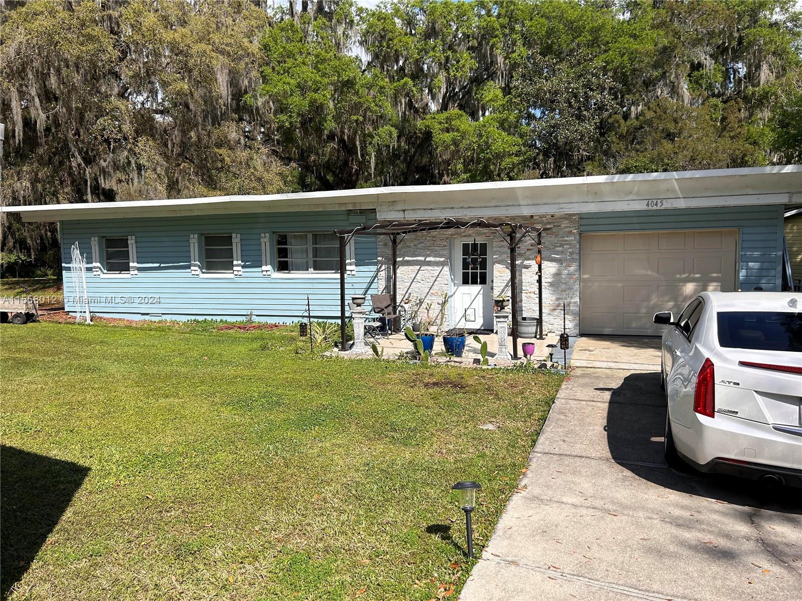 4045 CR 402-A, Other City - In The State Of Florida, FL 33538