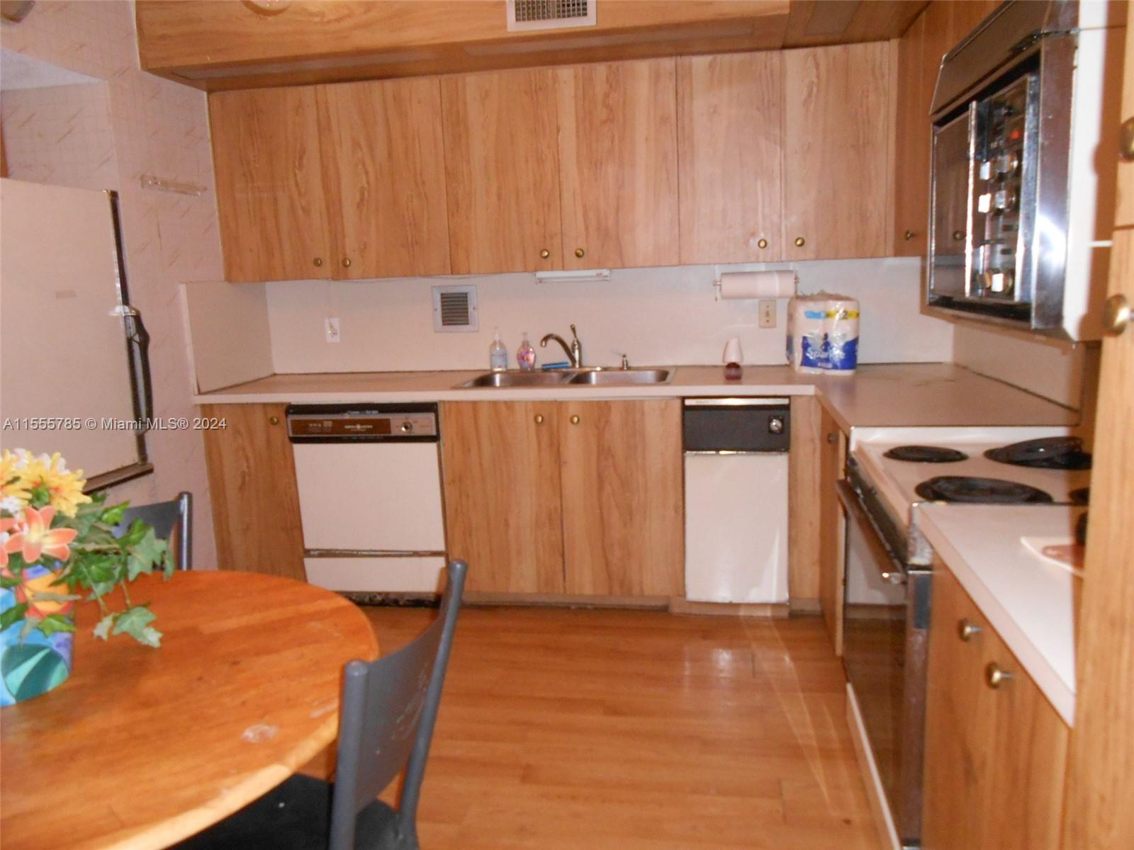 2800 N 46 ave A404, Hollywood, Florida 330215142, 2 Bedrooms Bedrooms, ,2 BathroomsBathrooms,Residential,For Sale,2800 N 46 ave A404,A11555785