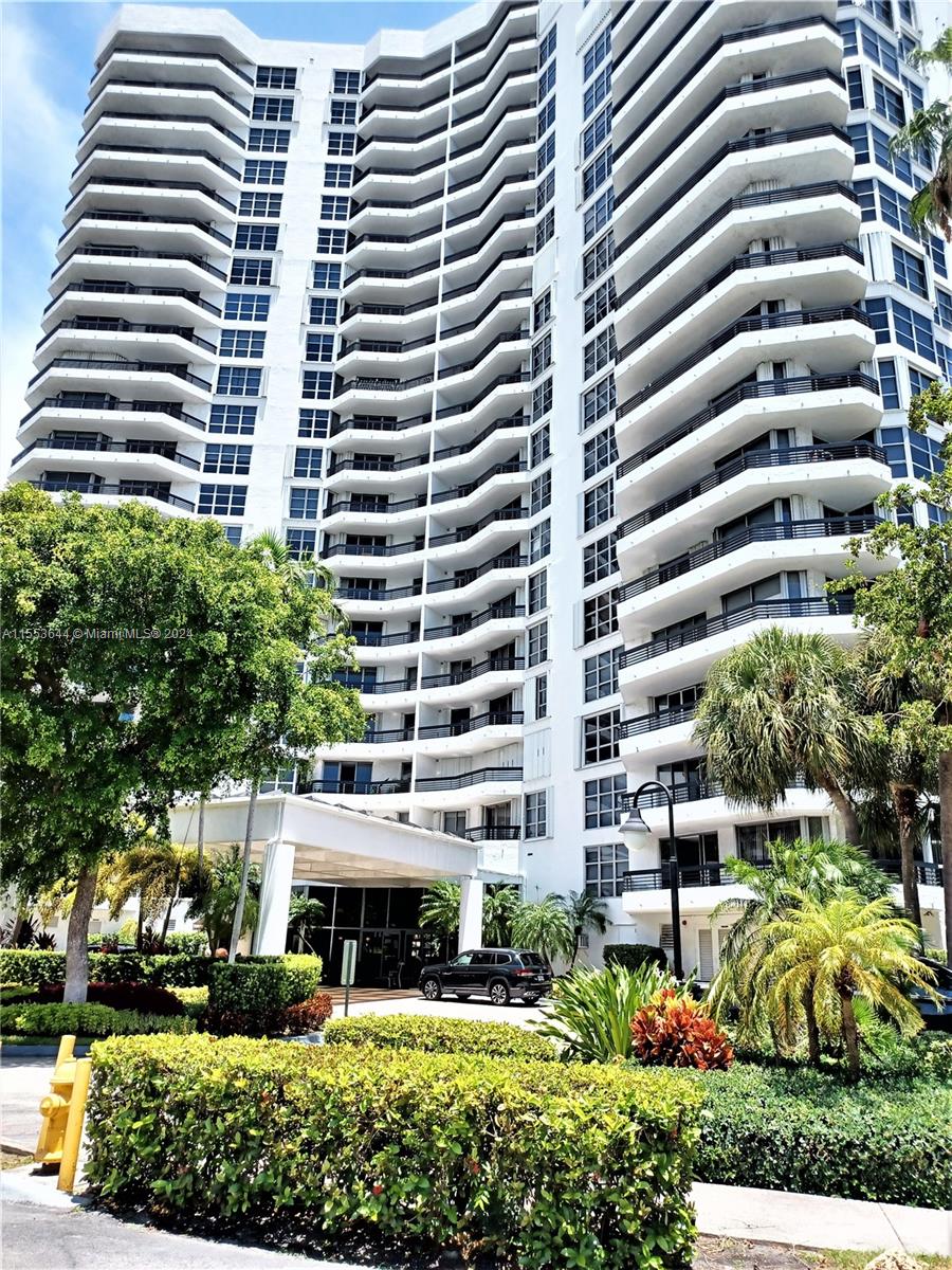 3400 NE 192nd St 705, Aventura, Florida 33180, 2 Bedrooms Bedrooms, ,2 BathroomsBathrooms,Residential,For Sale,3400 NE 192nd St 705,A11553644