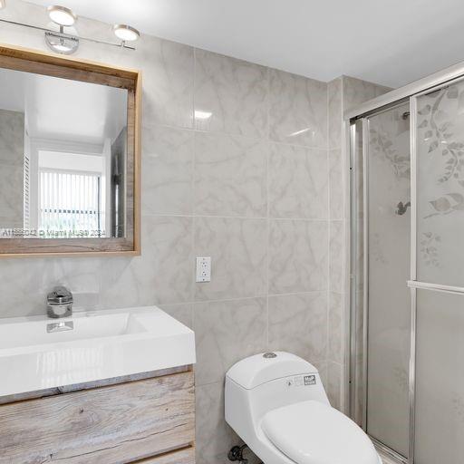 3625 N Country Club Dr 408, Aventura, Florida 33180, 2 Bedrooms Bedrooms, ,2 BathroomsBathrooms,Residential,For Sale,3625 N Country Club Dr 408,A11556042