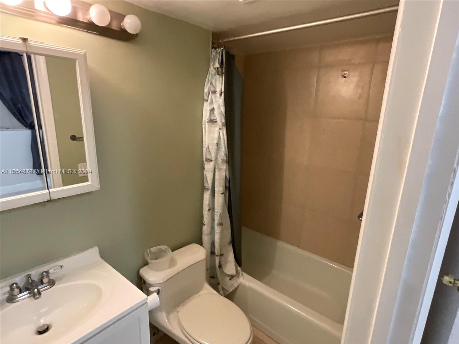 2901 NE 51st St 7, Fort Lauderdale, Florida 33308, 2 Bedrooms Bedrooms, ,2 BathroomsBathrooms,Residentiallease,For Rent,2901 NE 51st St 7,A11554878