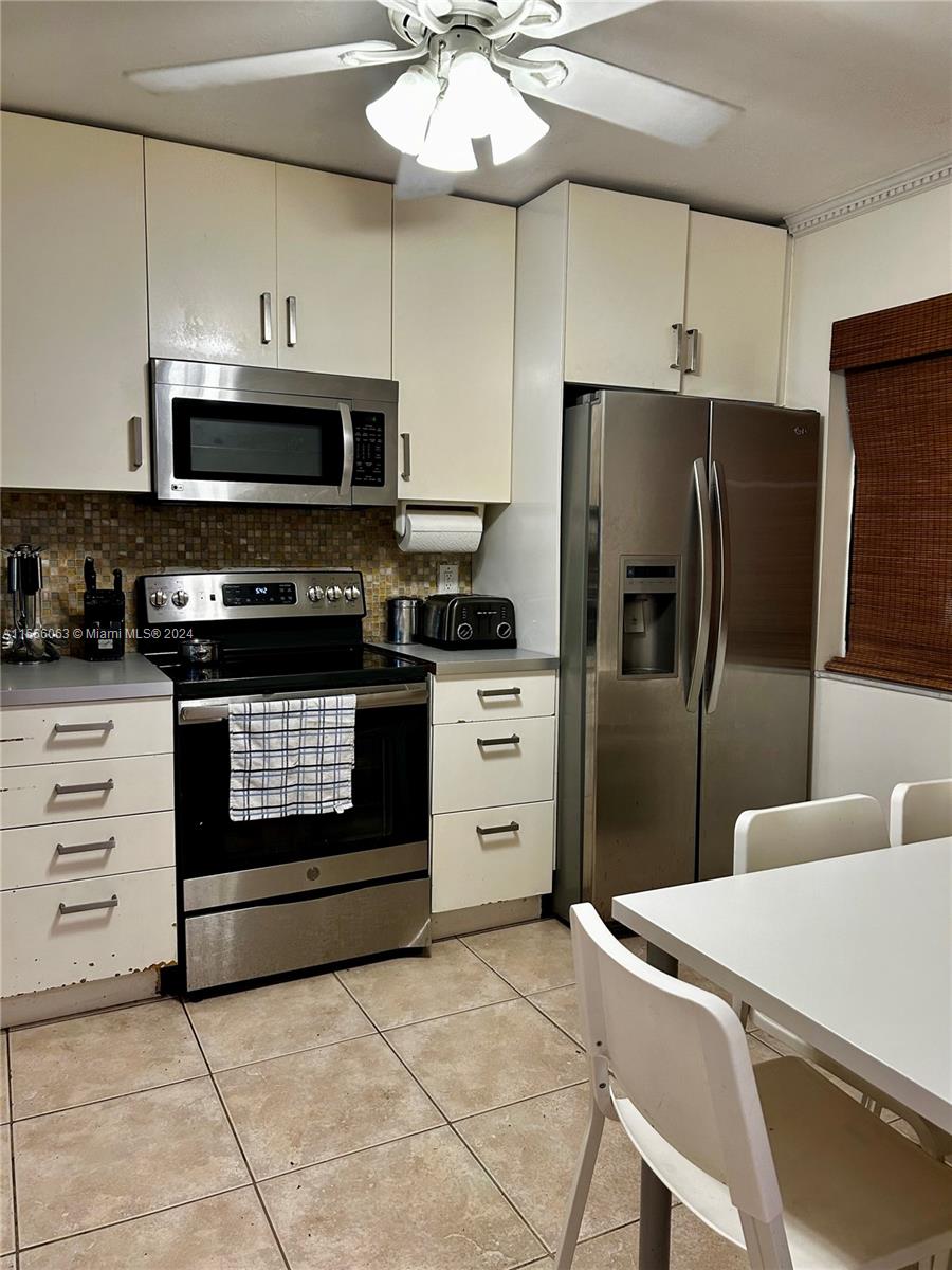 8020 Hampton Blvd 209, North Lauderdale, Florida 33068, 2 Bedrooms Bedrooms, ,2 BathroomsBathrooms,Residential,For Sale,8020 Hampton Blvd 209,A11556063