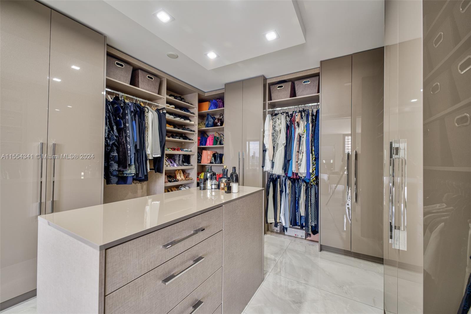 19667 Turnberry Way 15K, Aventura, Florida 33180, 2 Bedrooms Bedrooms, ,2 BathroomsBathrooms,Residential,For Sale,19667 Turnberry Way 15K,A11554341