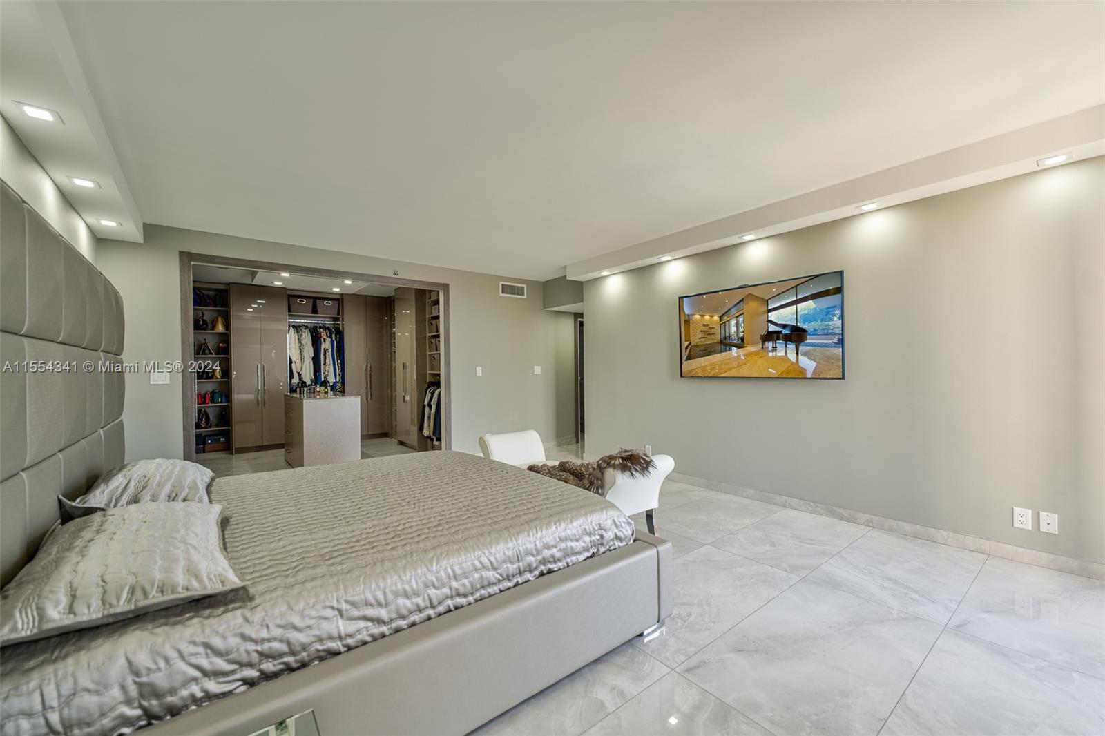 19667 Turnberry Way 15K, Aventura, Florida 33180, 2 Bedrooms Bedrooms, ,2 BathroomsBathrooms,Residential,For Sale,19667 Turnberry Way 15K,A11554341