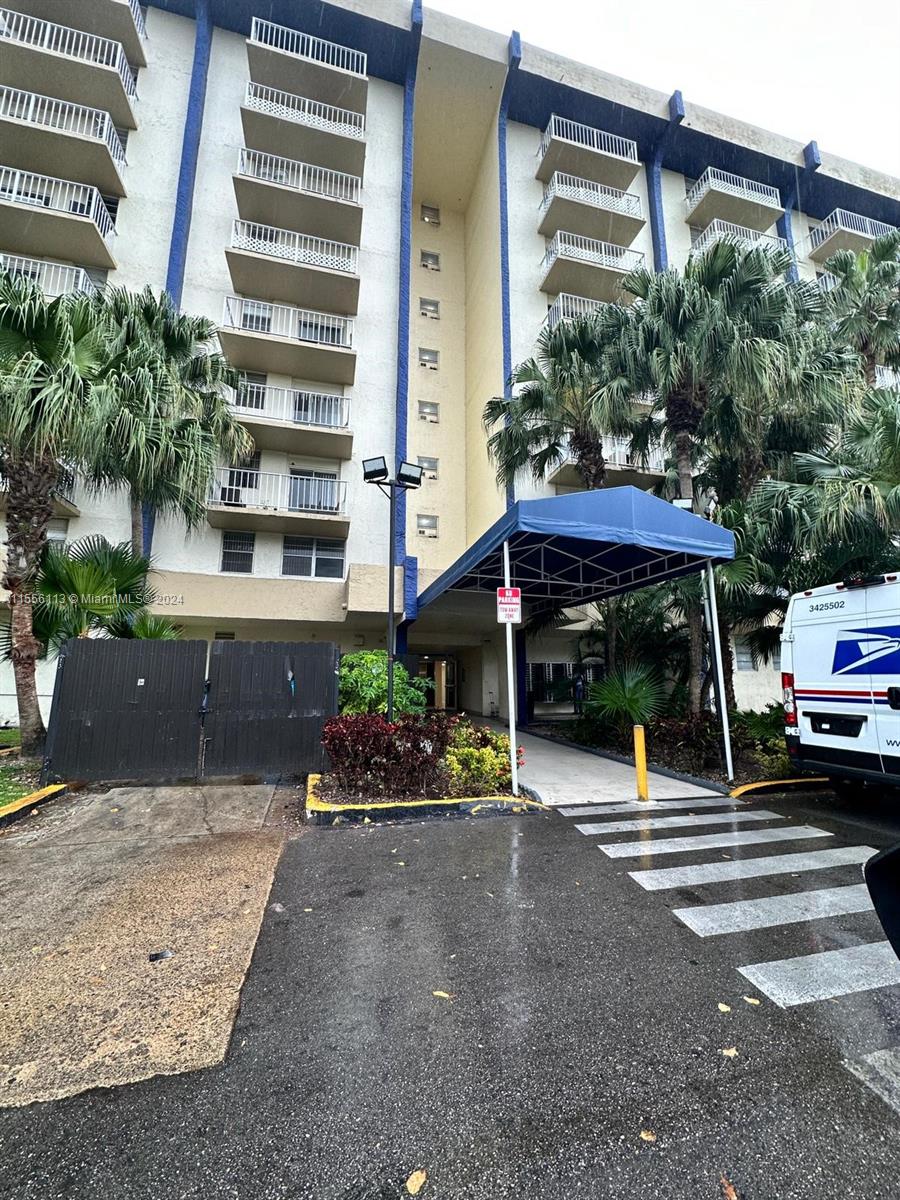 4550 NW 9th St 101E, Miami, Florida 33126, 2 Bedrooms Bedrooms, ,1 BathroomBathrooms,Residential,For Sale,4550 NW 9th St 101E,A11556113