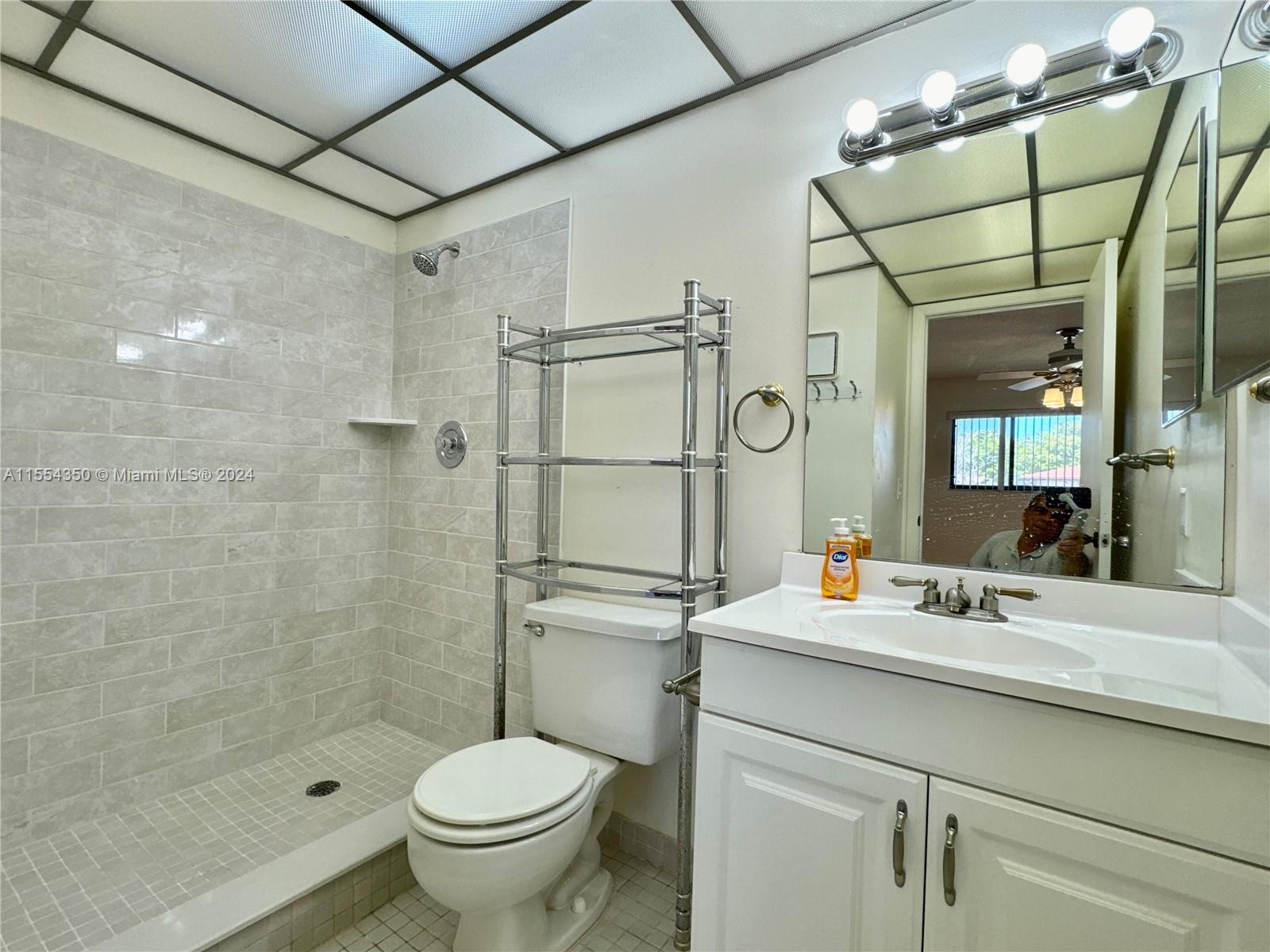 10715 W Clairmont Cir 212, Tamarac, Florida 33321, 2 Bedrooms Bedrooms, ,2 BathroomsBathrooms,Residential,For Sale,10715 W Clairmont Cir 212,A11554350