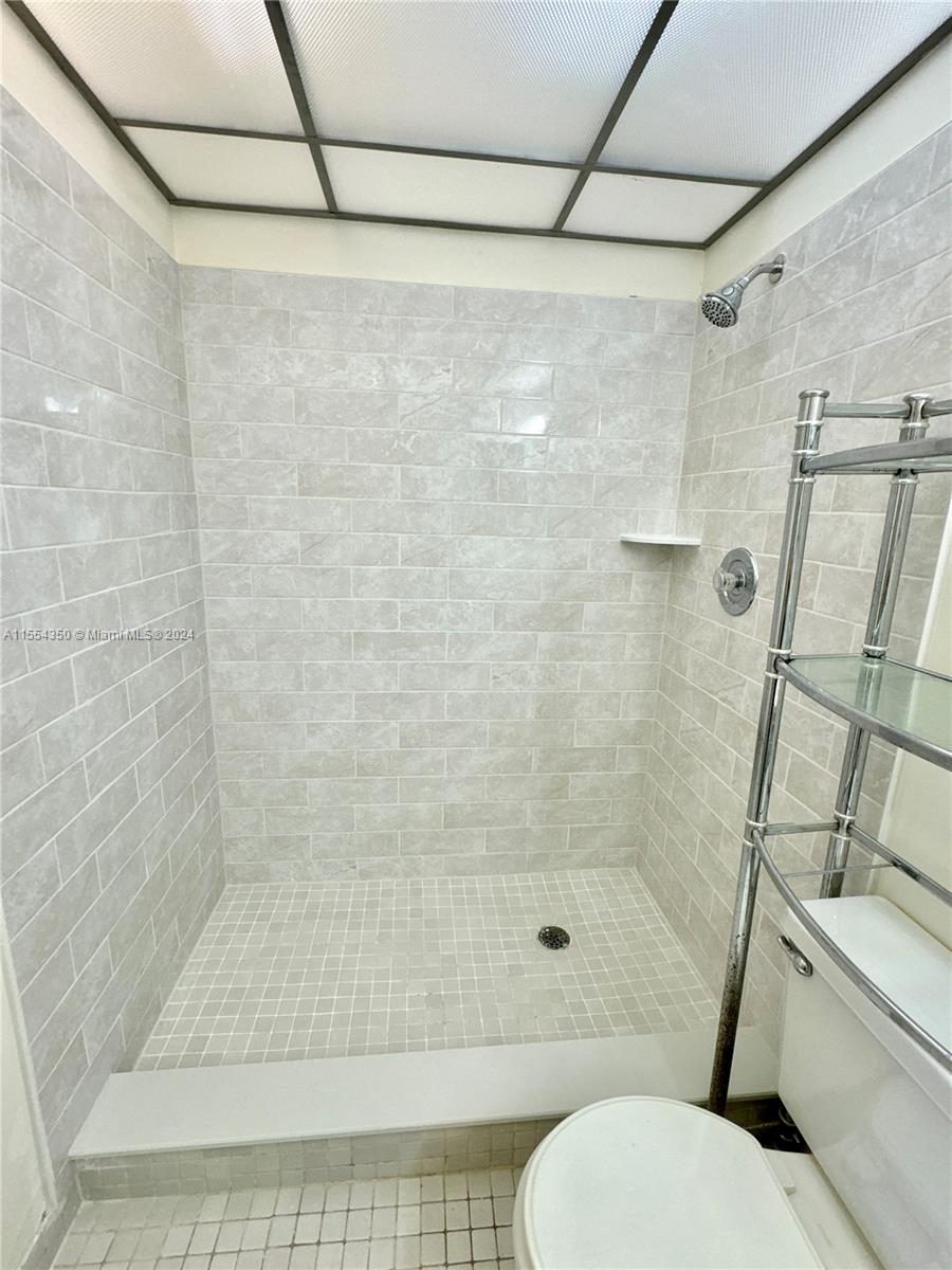 10715 W Clairmont Cir 212, Tamarac, Florida 33321, 2 Bedrooms Bedrooms, ,2 BathroomsBathrooms,Residential,For Sale,10715 W Clairmont Cir 212,A11554350