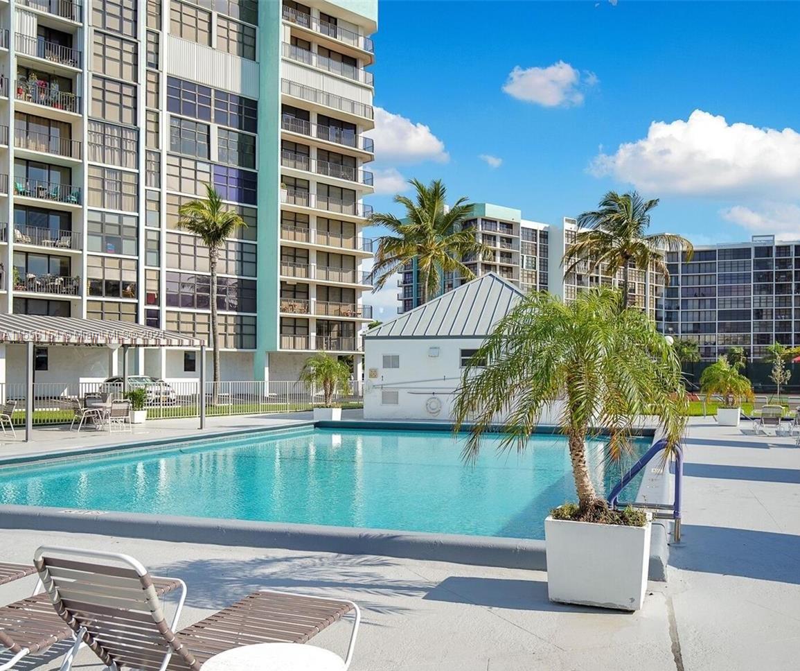 200 Leslie Dr 827, Hallandale Beach, Florida 33009, 1 Bedroom Bedrooms, ,1 BathroomBathrooms,Residential,For Sale,200 Leslie Dr 827,A11556154