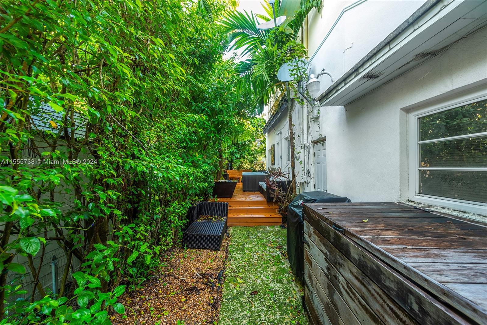 3440 N Meridian Ave, Miami Beach, Florida 33140, 4 Bedrooms Bedrooms, ,3 BathroomsBathrooms,Residential,For Sale,3440 N Meridian Ave,A11555738