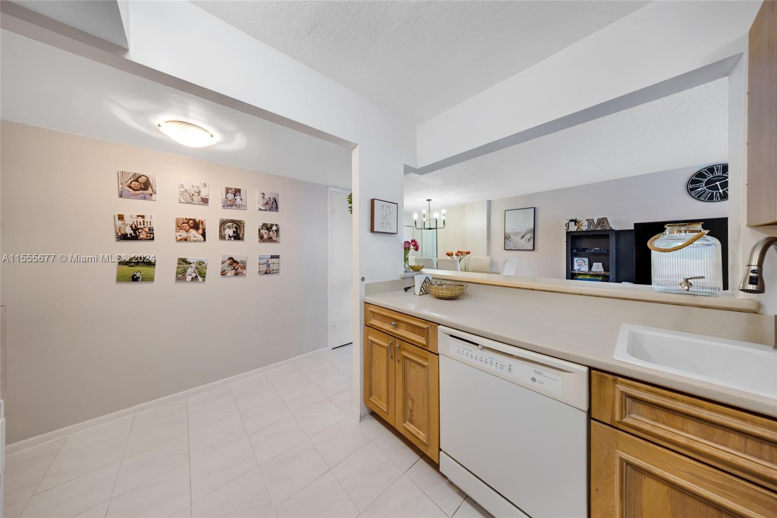 2101 Atlantic Shores Blvd 209, Hallandale Beach, Florida 33009, 2 Bedrooms Bedrooms, ,1 BathroomBathrooms,Residential,For Sale,2101 Atlantic Shores Blvd 209,A11555677