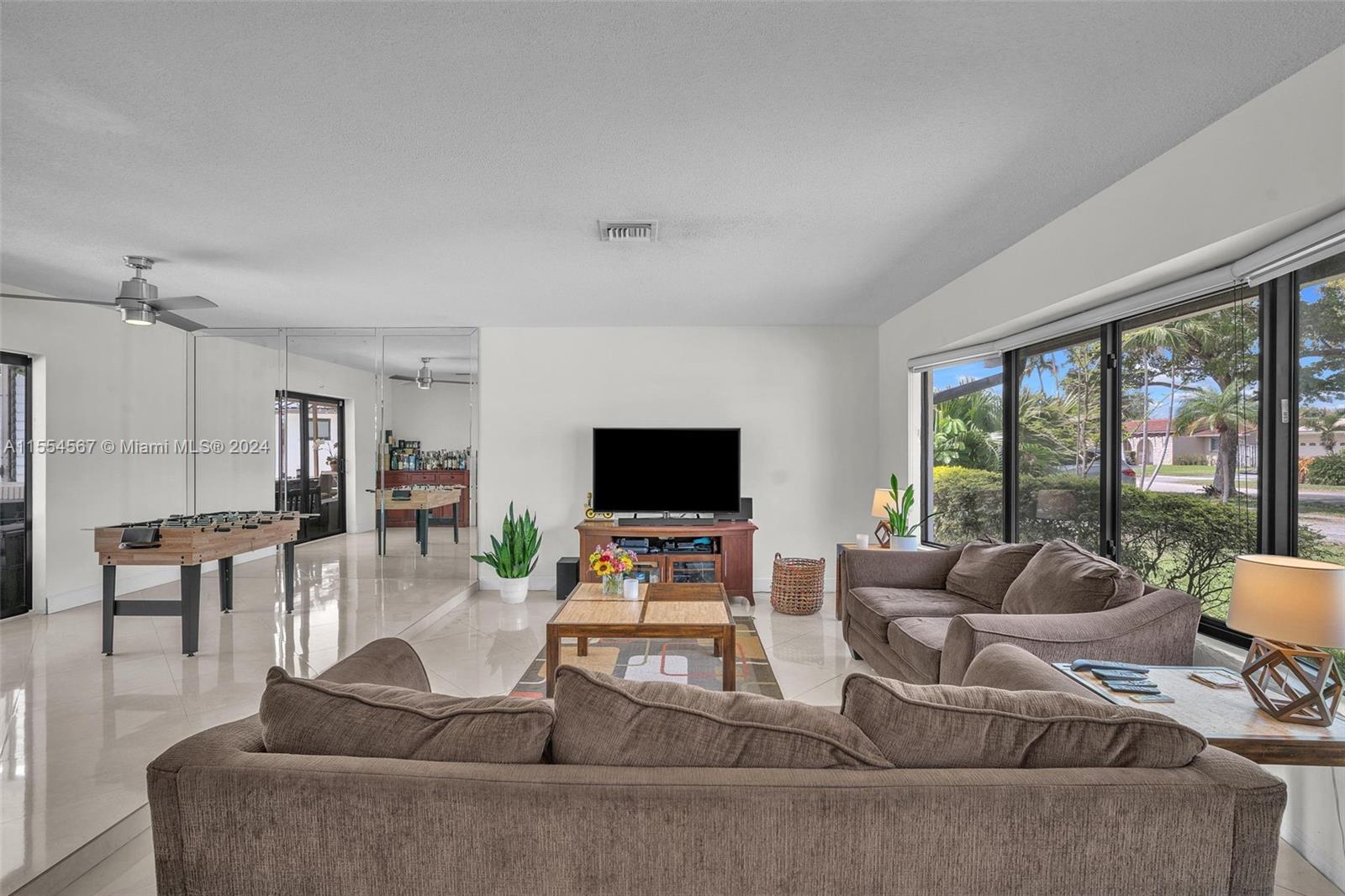 3340 N Hills Dr, Hollywood, Florida 33021, 3 Bedrooms Bedrooms, ,2 BathroomsBathrooms,Residential,For Sale,3340 N Hills Dr,A11554567