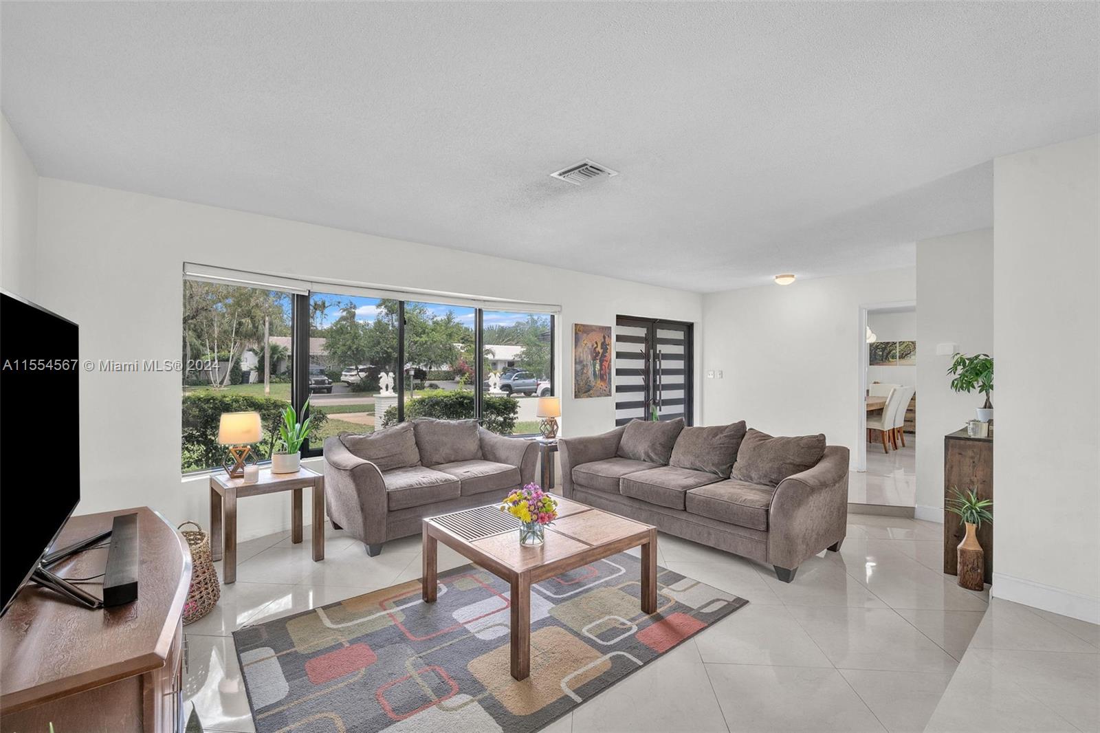 3340 N Hills Dr, Hollywood, Florida 33021, 3 Bedrooms Bedrooms, ,2 BathroomsBathrooms,Residential,For Sale,3340 N Hills Dr,A11554567