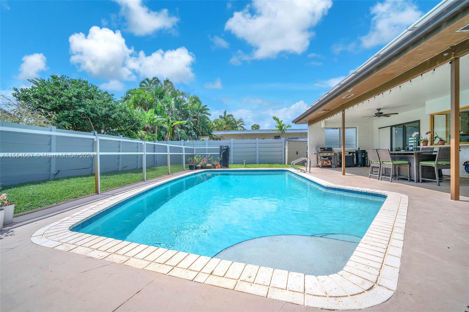 3340 N Hills Dr, Hollywood, Florida 33021, 3 Bedrooms Bedrooms, ,2 BathroomsBathrooms,Residential,For Sale,3340 N Hills Dr,A11554567