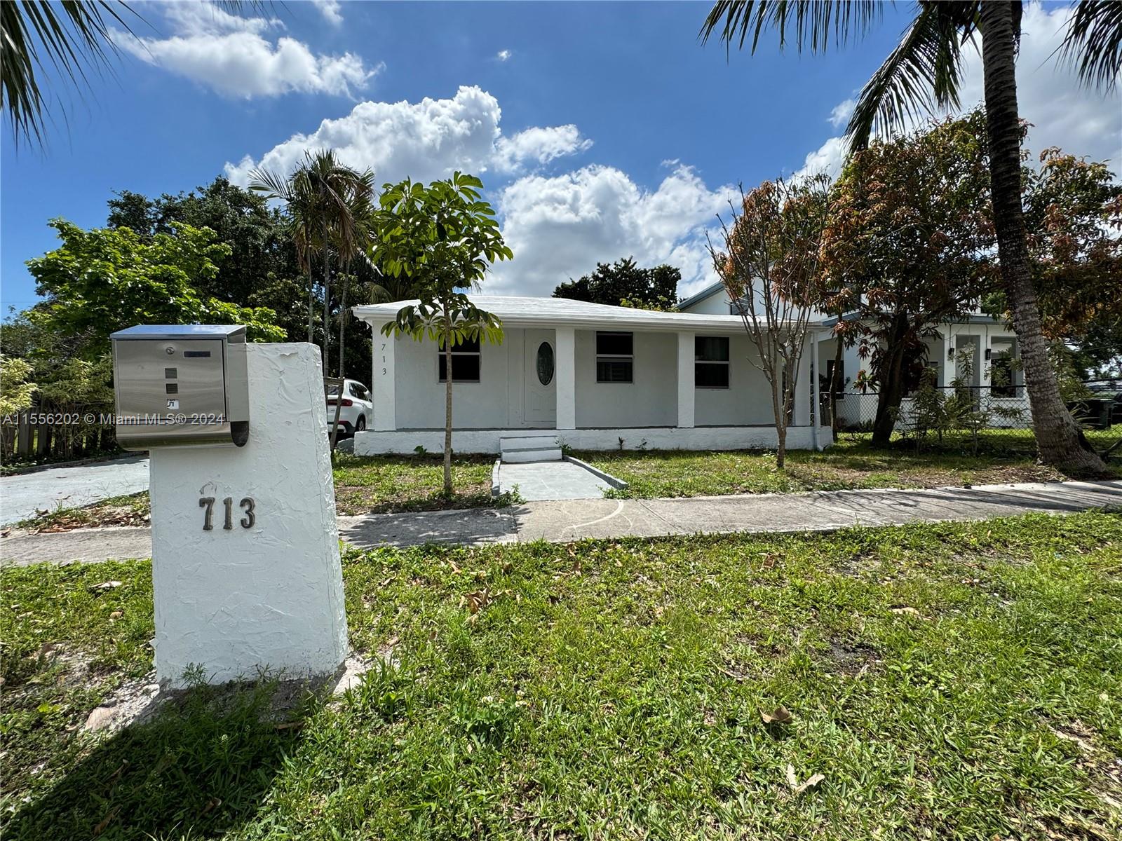 713 SW 7th St, Dania Beach, Florida 33004, 3 Bedrooms Bedrooms, ,1 BathroomBathrooms,Residential,For Sale,713 SW 7th St,A11556202
