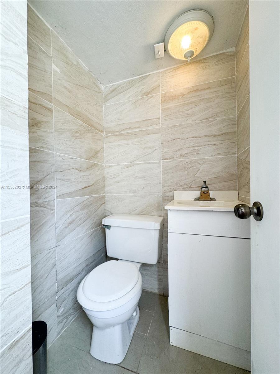 713 SW 7th St, Dania Beach, Florida 33004, 3 Bedrooms Bedrooms, ,1 BathroomBathrooms,Residential,For Sale,713 SW 7th St,A11556202