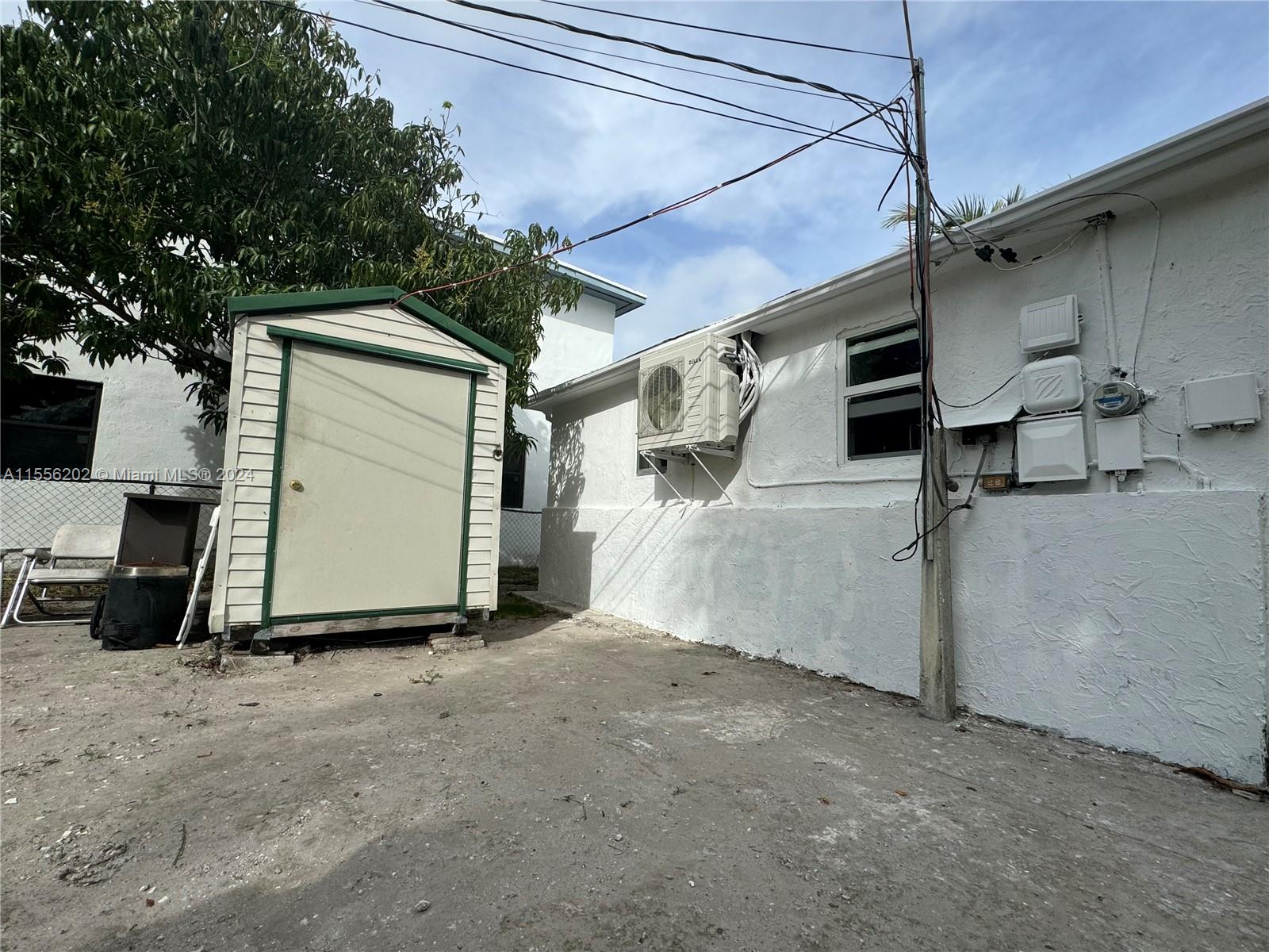713 SW 7th St, Dania Beach, Florida 33004, 3 Bedrooms Bedrooms, ,1 BathroomBathrooms,Residential,For Sale,713 SW 7th St,A11556202