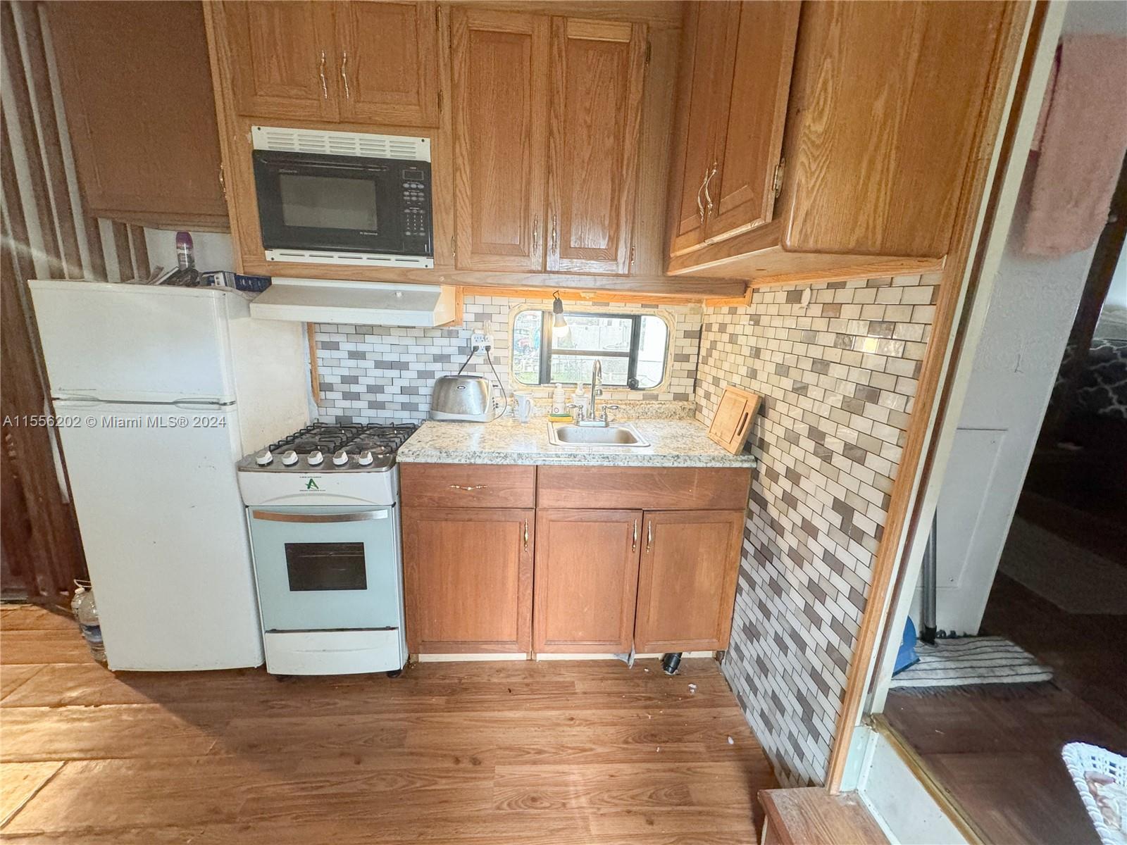 713 SW 7th St, Dania Beach, Florida 33004, 3 Bedrooms Bedrooms, ,1 BathroomBathrooms,Residential,For Sale,713 SW 7th St,A11556202