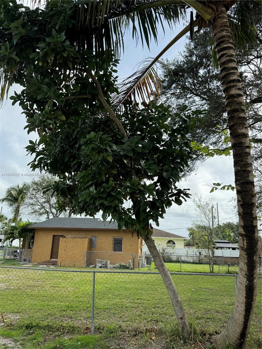 713 SW 7th St, Dania Beach, Florida 33004, 3 Bedrooms Bedrooms, ,1 BathroomBathrooms,Residential,For Sale,713 SW 7th St,A11556202