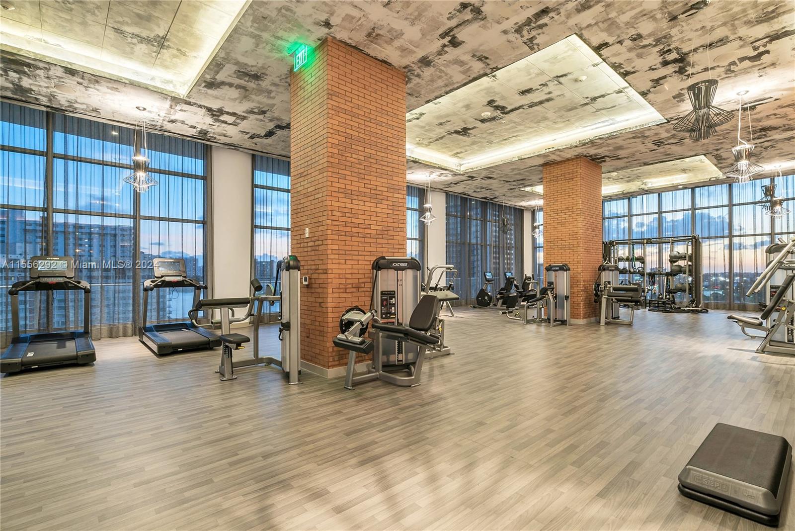 4010 S Ocean Dr R1805, Hollywood, Florida 33019, 2 Bedrooms Bedrooms, ,2 BathroomsBathrooms,Residential,For Sale,4010 S Ocean Dr R1805,A11556292