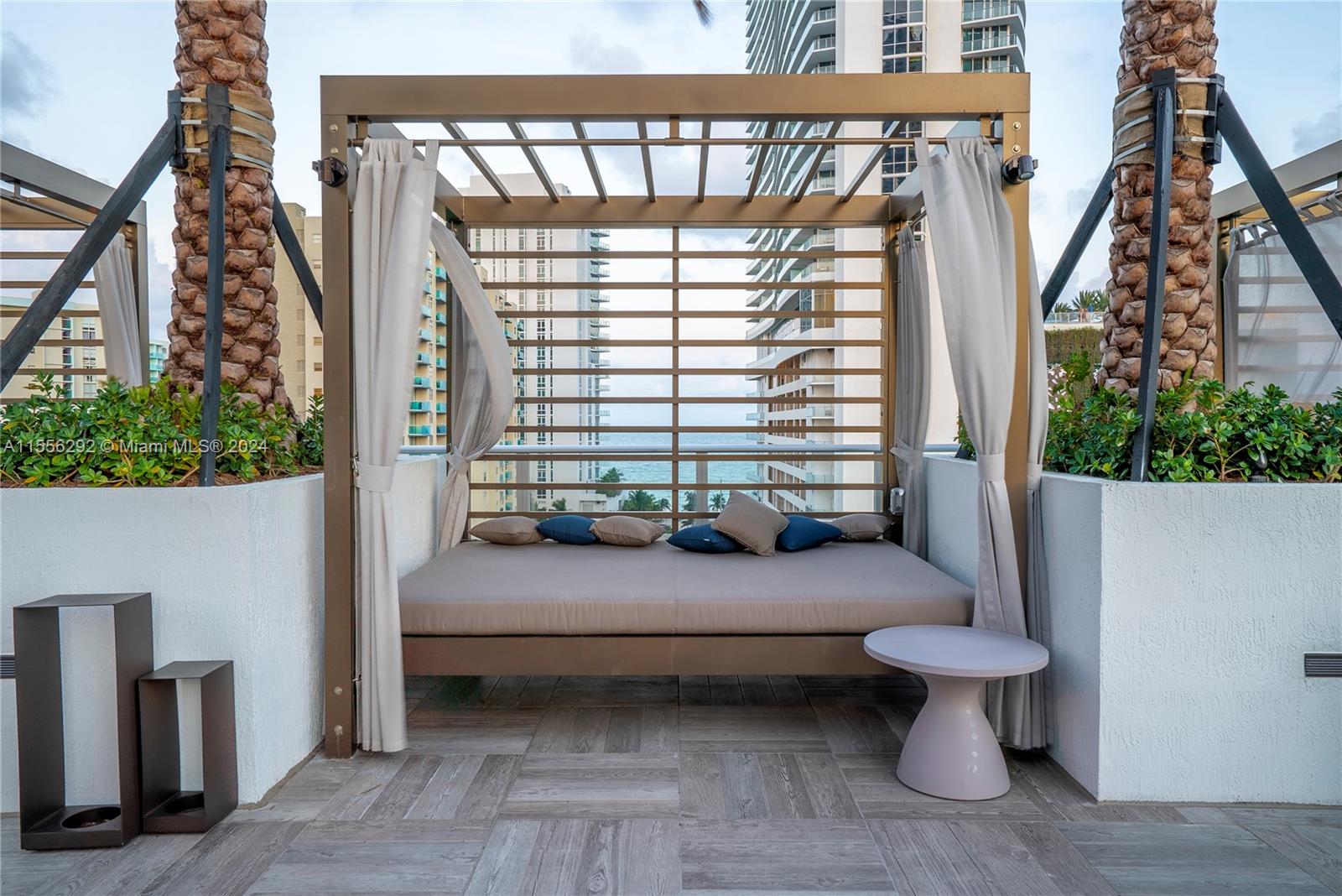 4010 S Ocean Dr R1805, Hollywood, Florida 33019, 2 Bedrooms Bedrooms, ,2 BathroomsBathrooms,Residential,For Sale,4010 S Ocean Dr R1805,A11556292