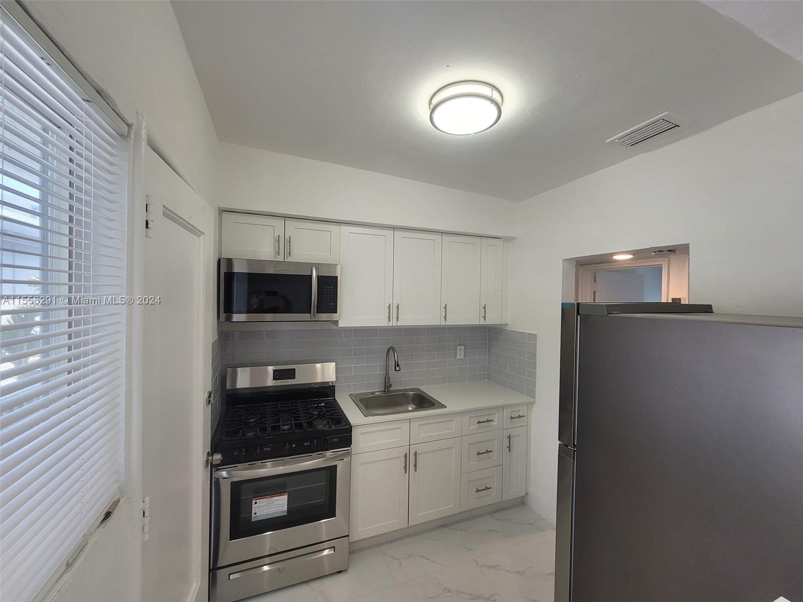 7435  Byron Ave #06 For Sale A11556291, FL