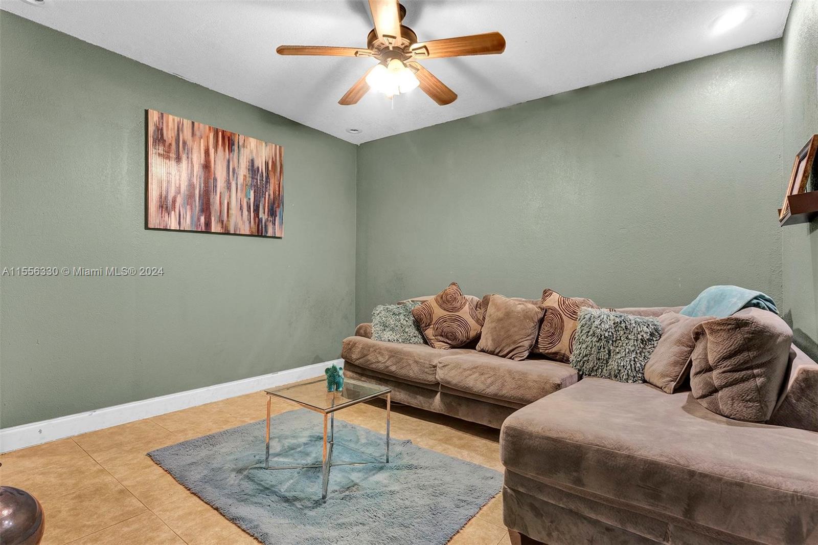 Listing Photo 10