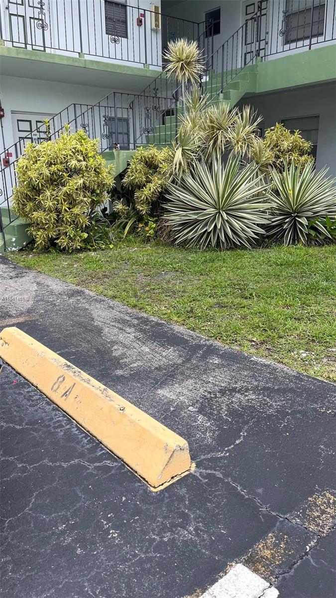 2219 Polk St 8A, Hollywood, Florida 33020, 1 Bedroom Bedrooms, ,1 BathroomBathrooms,Residentiallease,For Rent,2219 Polk St 8A,A11541461