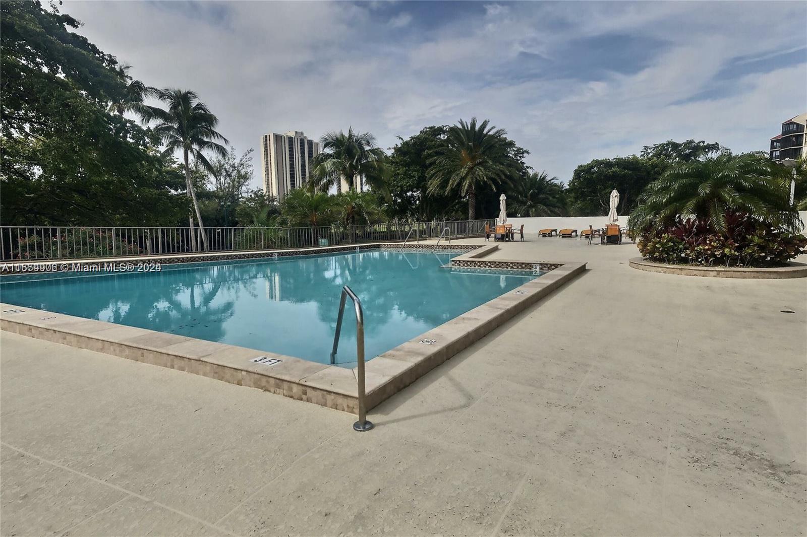 3375 N Country Club Dr 407, Aventura, Florida 33180, 2 Bedrooms Bedrooms, ,2 BathroomsBathrooms,Residential,For Sale,3375 N Country Club Dr 407,A11554906