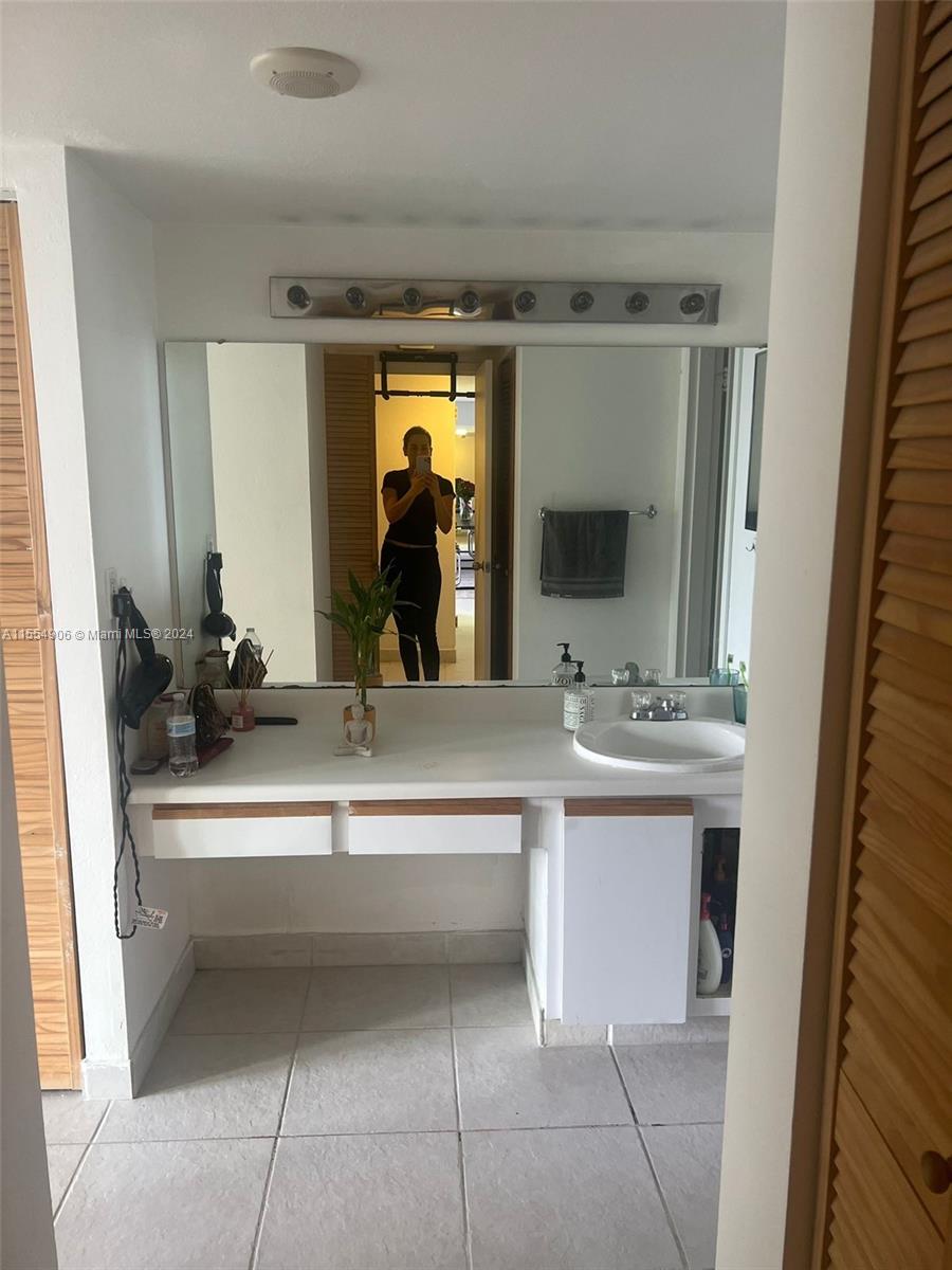 3375 N Country Club Dr 407, Aventura, Florida 33180, 2 Bedrooms Bedrooms, ,2 BathroomsBathrooms,Residential,For Sale,3375 N Country Club Dr 407,A11554906