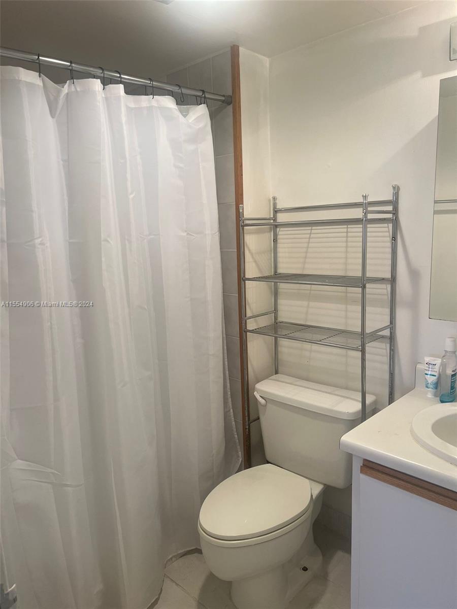 3375 N Country Club Dr 407, Aventura, Florida 33180, 2 Bedrooms Bedrooms, ,2 BathroomsBathrooms,Residential,For Sale,3375 N Country Club Dr 407,A11554906