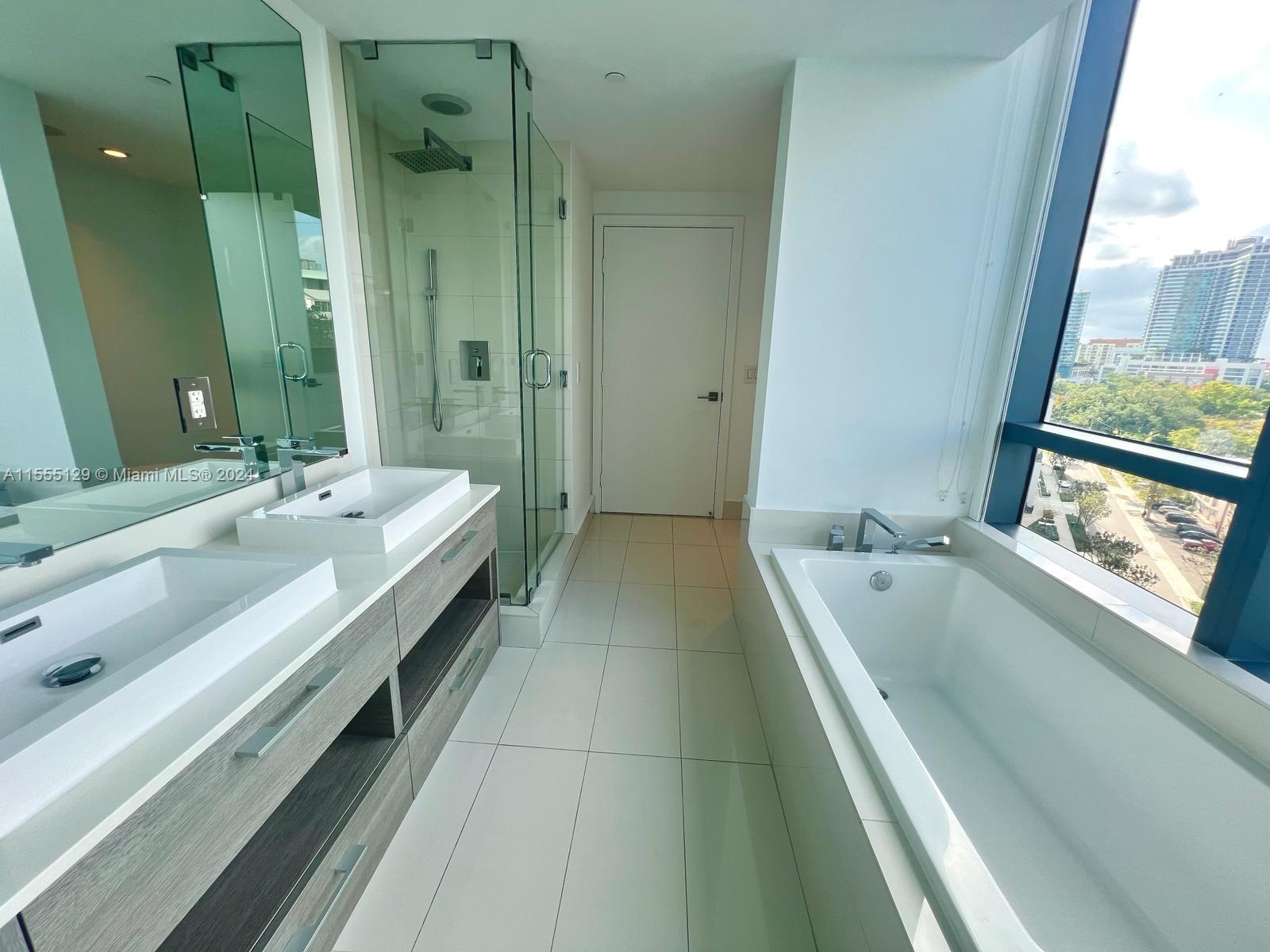 650 NE 32nd St 908, Miami, Florida 33137, 1 Bedroom Bedrooms, ,1 BathroomBathrooms,Residential,For Sale,650 NE 32nd St 908,A11555129