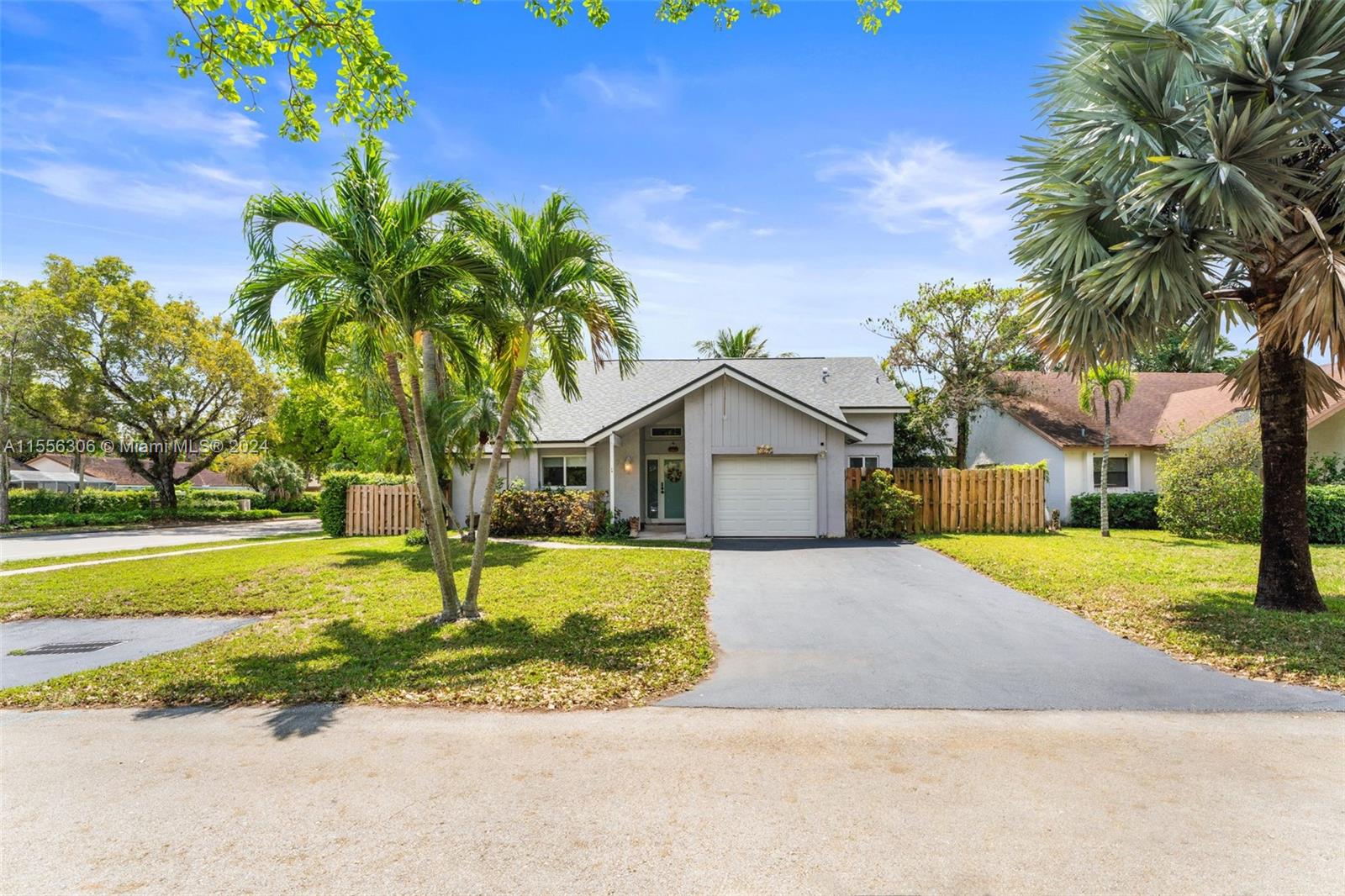 7294 NW 39th St  For Sale A11556306, FL