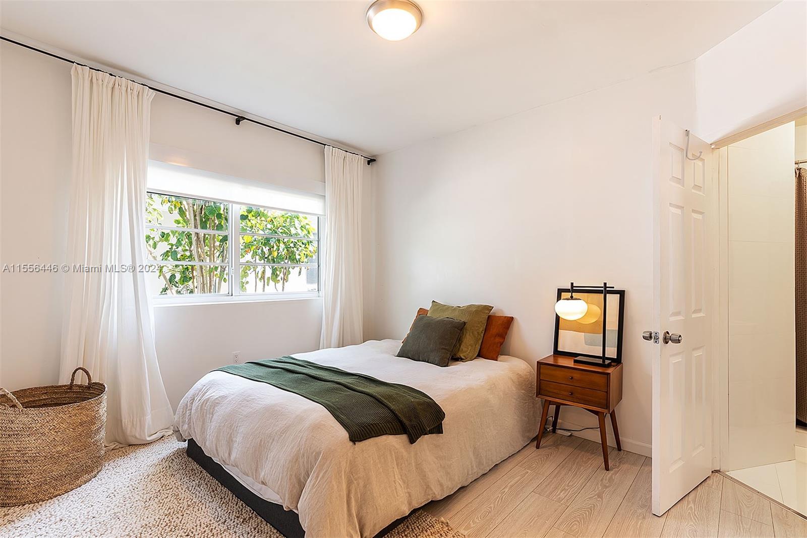 3917 N Meridian Ave 204, Miami Beach, Florida 33140, 1 Bedroom Bedrooms, ,2 BathroomsBathrooms,Residential,For Sale,3917 N Meridian Ave 204,A11556446