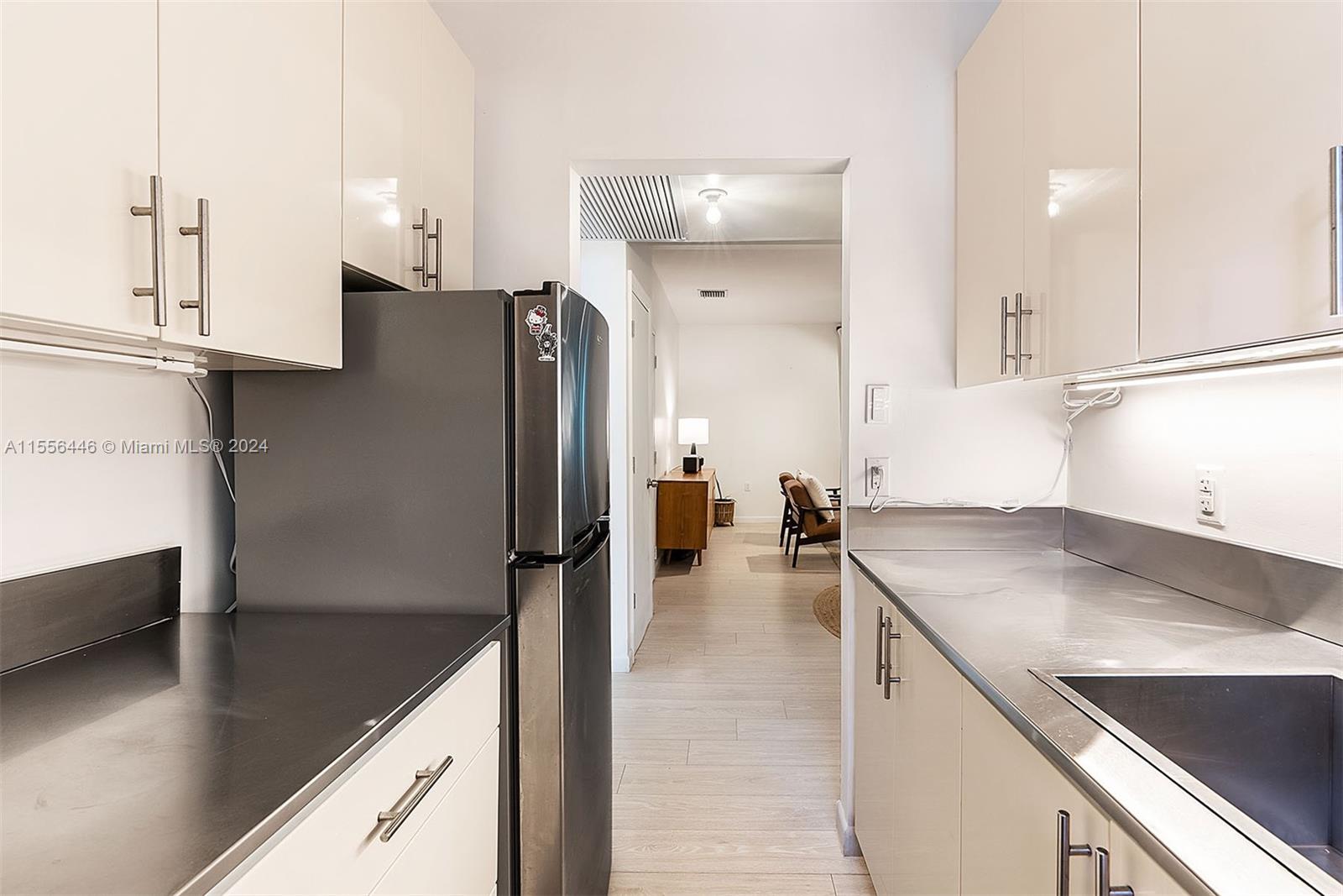 3917 N Meridian Ave 204, Miami Beach, Florida 33140, 1 Bedroom Bedrooms, ,2 BathroomsBathrooms,Residential,For Sale,3917 N Meridian Ave 204,A11556446