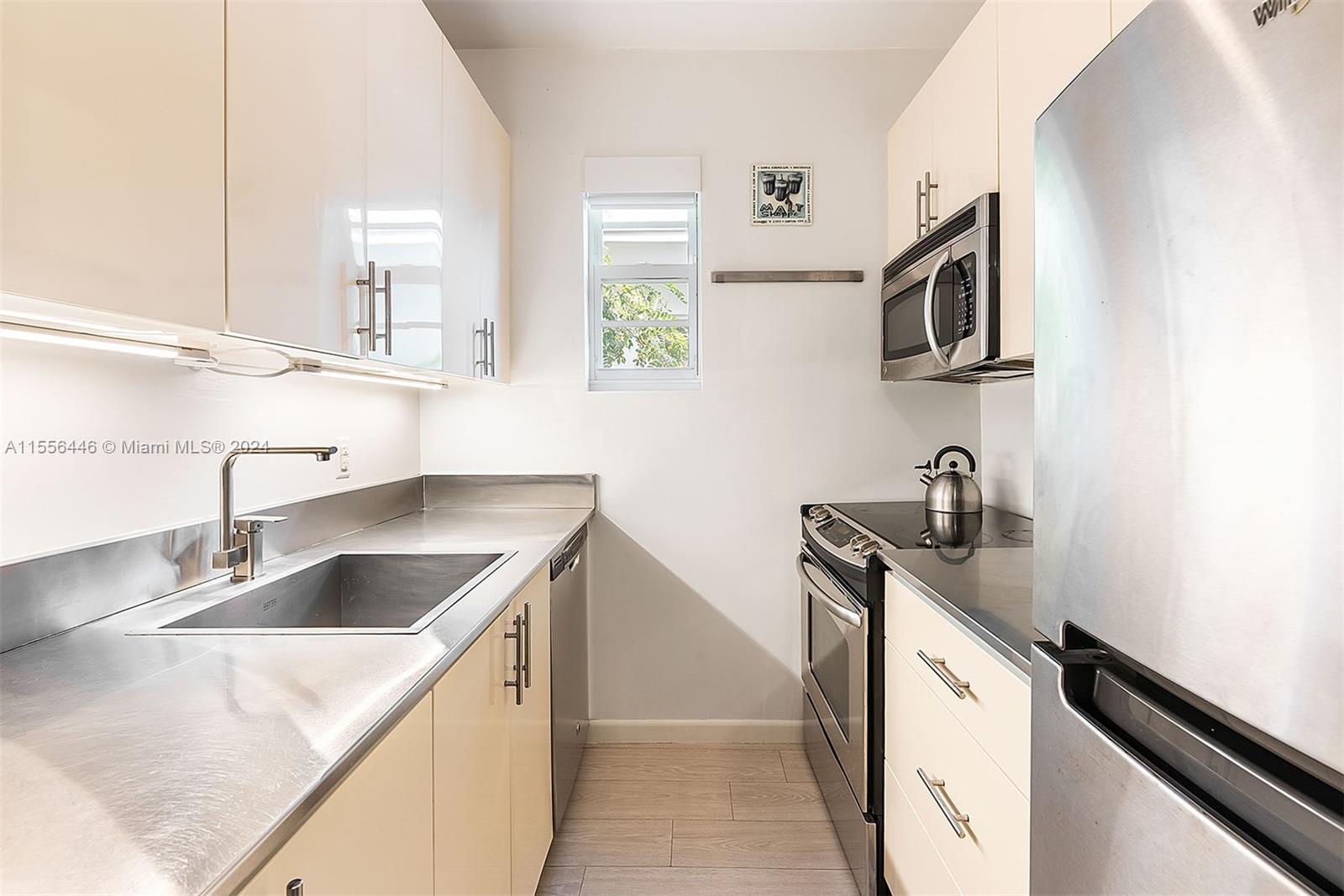 3917 N Meridian Ave 204, Miami Beach, Florida 33140, 1 Bedroom Bedrooms, ,2 BathroomsBathrooms,Residential,For Sale,3917 N Meridian Ave 204,A11556446