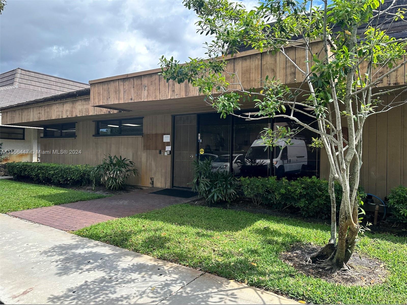 4700 Sheridan St C, Hollywood, Florida 33021, ,Commercialsale,For Sale,4700 Sheridan St C,A11556447