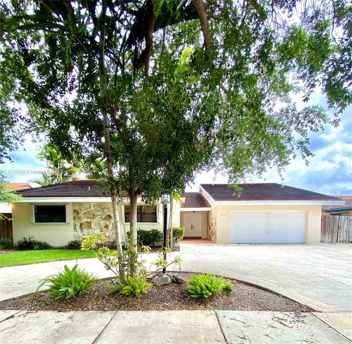 8131 SW 90th Ave  For Sale A11556454, FL