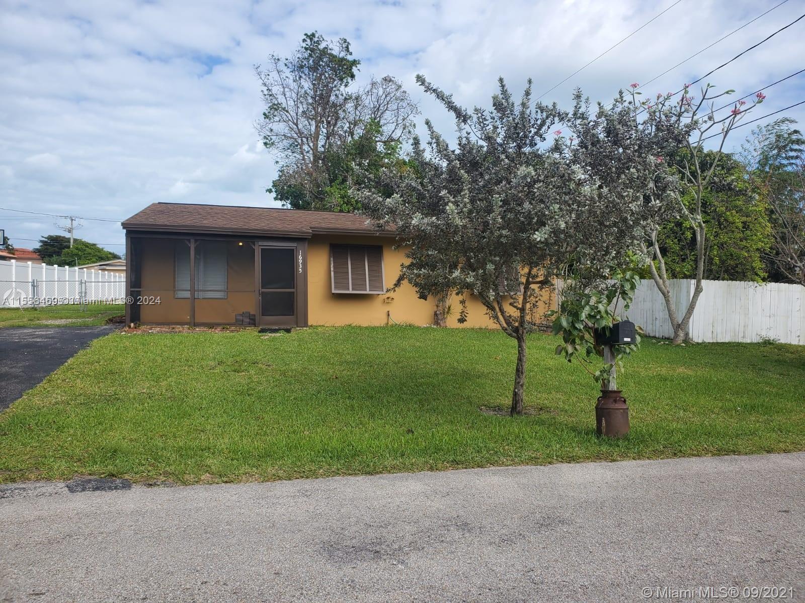 16935 SW 93 ave  For Sale A11556469, FL