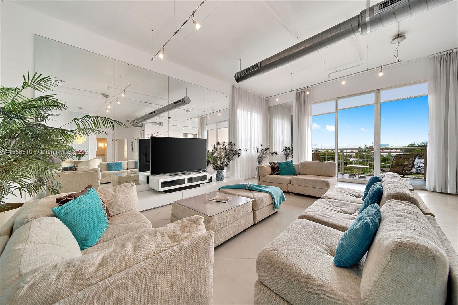 2001 Biscayne Blvd 2520, Miami, Florida 33137, 2 Bedrooms Bedrooms, ,2 BathroomsBathrooms,Residentiallease,For Rent,2001 Biscayne Blvd 2520,A11556510