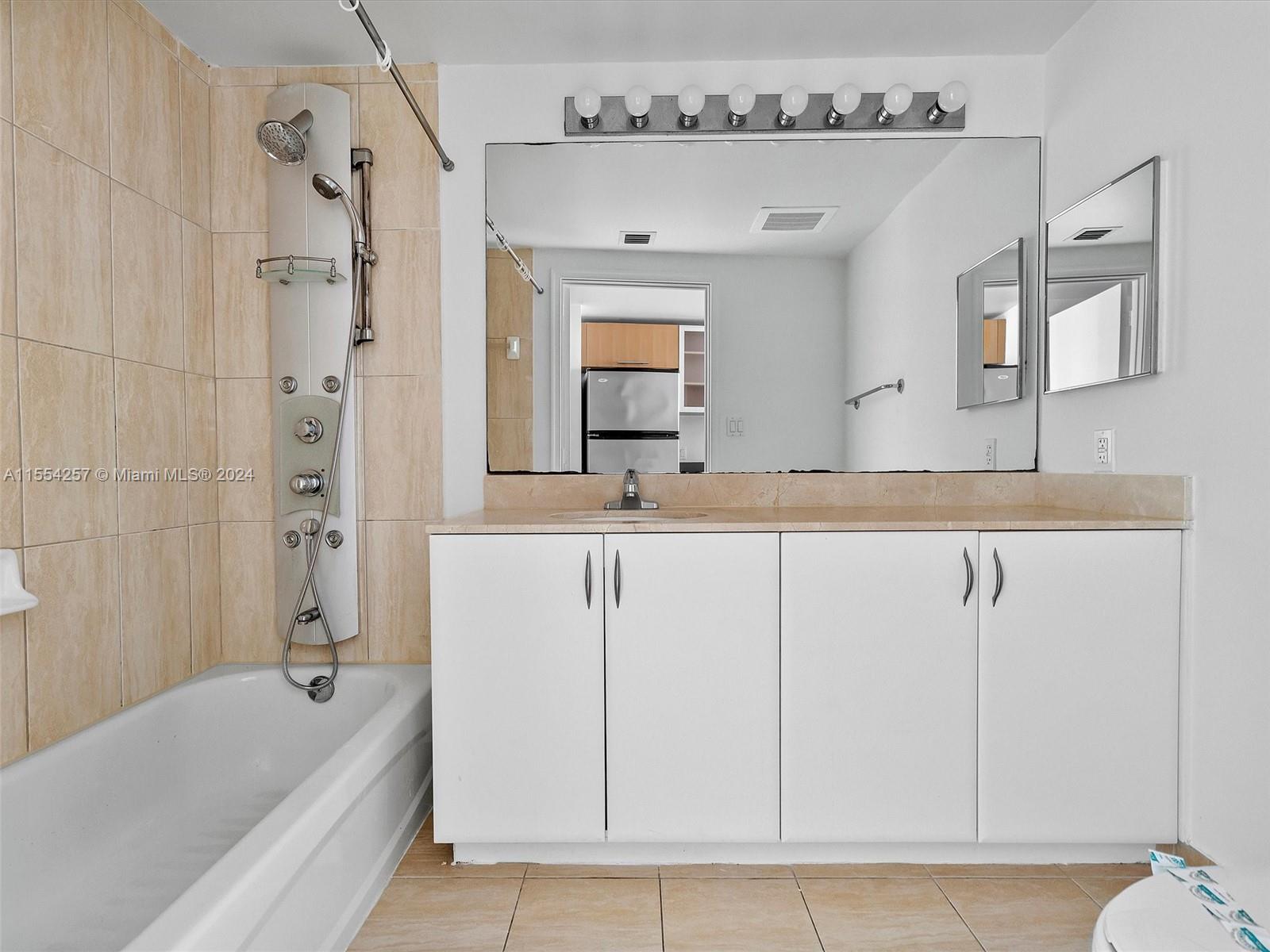 1750 N Bayshore Dr 3407, Miami, Florida 33132, ,1 BathroomBathrooms,Residential,For Sale,1750 N Bayshore Dr 3407,A11554257