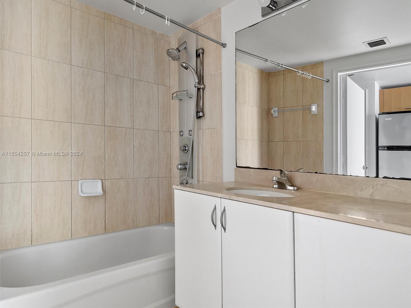 1750 N Bayshore Dr 3407, Miami, Florida 33132, ,1 BathroomBathrooms,Residential,For Sale,1750 N Bayshore Dr 3407,A11554257