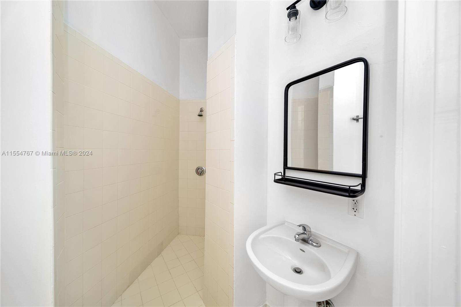 Second Full Bathroom